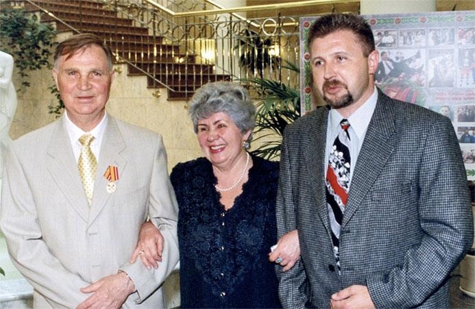 Виктор Тихонов. Жизнь во имя хоккея Виктор Тихонов. Жизнь во имя хоккея