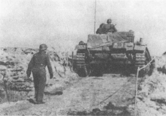 Кровавый плацдарм. 49-я армия в прорыве под Тарусой и боях на реке Угре. 1941-1942 Кровавый плацдарм. 49-я армия в прорыве под Тарусой и боях на реке Угре. 1941-1942