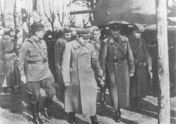Кровавый плацдарм. 49-я армия в прорыве под Тарусой и боях на реке Угре. 1941-1942 Кровавый плацдарм. 49-я армия в прорыве под Тарусой и боях на реке Угре. 1941-1942