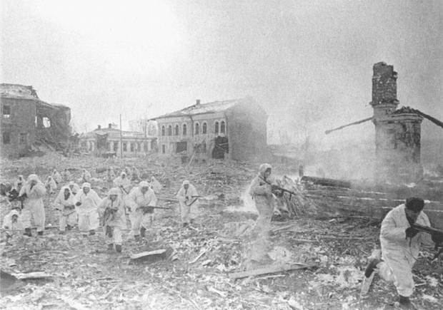 Кровавый плацдарм. 49-я армия в прорыве под Тарусой и боях на реке Угре. 1941-1942 Кровавый плацдарм. 49-я армия в прорыве под Тарусой и боях на реке Угре. 1941-1942