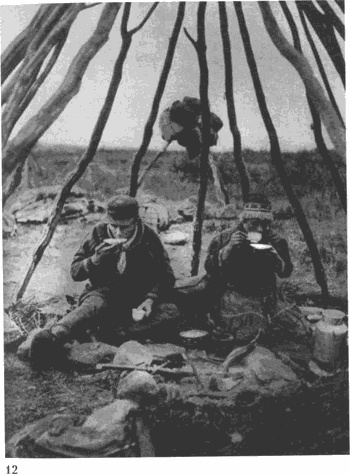 Лапландцы. Охотники за северными оленями Лапландцы. Охотники за северными оленями