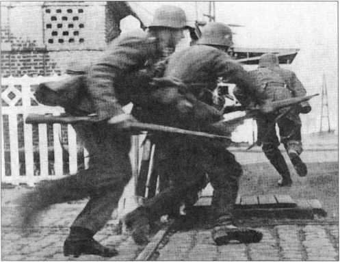 Wehrmacht. Сухопутные войска III Рейха Wehrmacht. Сухопутные войска III Рейха