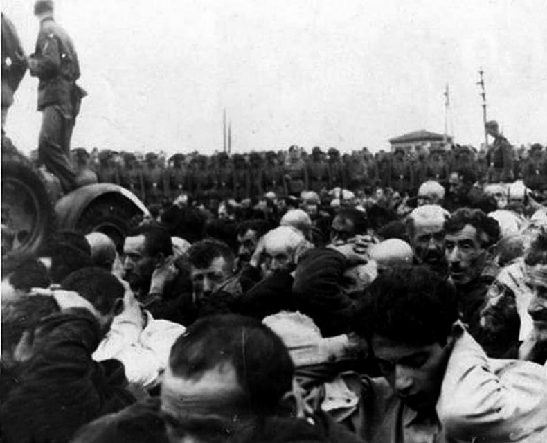 Его повесили на площади Победы Его повесили на площади Победы
