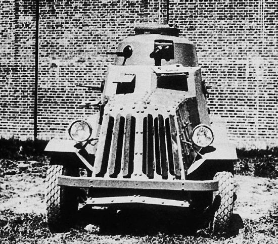 Броня на колесах. История советского бронеавтомобиля 1925-1945 гг. Броня на колесах. История советского бронеавтомобиля 1925-1945 гг.