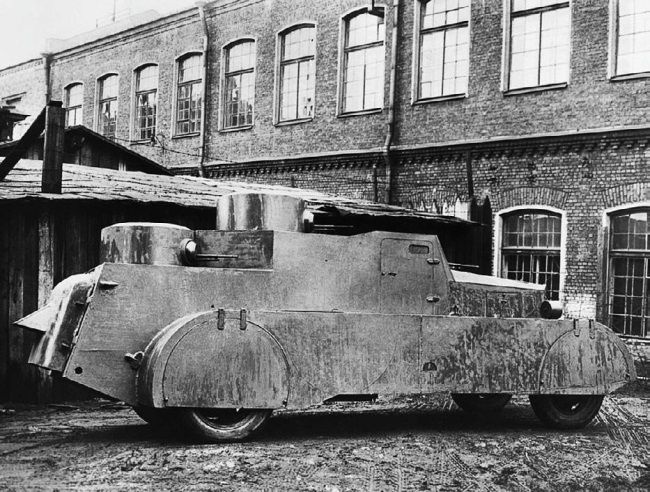 Броня на колесах. История советского бронеавтомобиля 1925-1945 гг. Броня на колесах. История советского бронеавтомобиля 1925-1945 гг.
