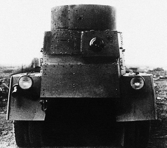 Броня на колесах. История советского бронеавтомобиля 1925-1945 гг. Броня на колесах. История советского бронеавтомобиля 1925-1945 гг.