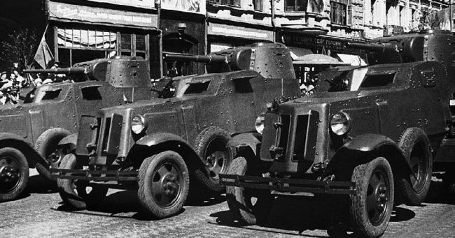 Броня на колесах. История советского бронеавтомобиля 1925-1945 гг. Броня на колесах. История советского бронеавтомобиля 1925-1945 гг.