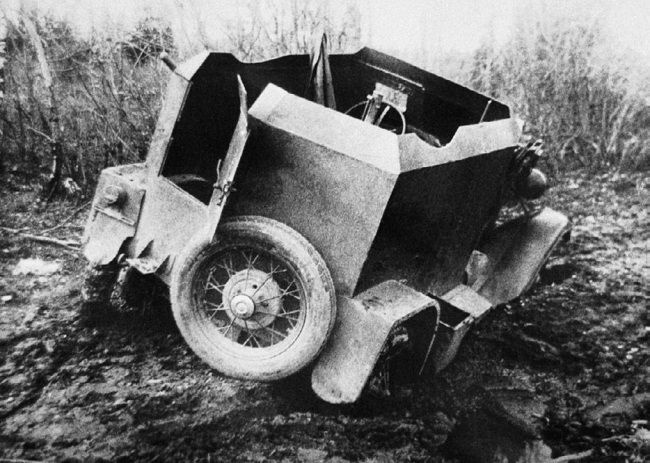 Броня на колесах. История советского бронеавтомобиля 1925-1945 гг. Броня на колесах. История советского бронеавтомобиля 1925-1945 гг.