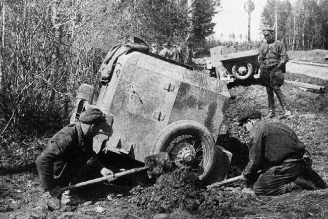 Броня на колесах. История советского бронеавтомобиля 1925-1945 гг. Броня на колесах. История советского бронеавтомобиля 1925-1945 гг.