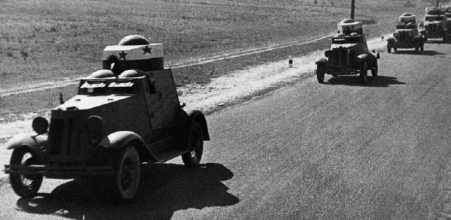 Броня на колесах. История советского бронеавтомобиля 1925-1945 гг. Броня на колесах. История советского бронеавтомобиля 1925-1945 гг.