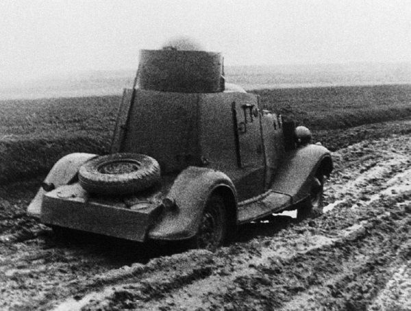 Броня на колесах. История советского бронеавтомобиля 1925-1945 гг. Броня на колесах. История советского бронеавтомобиля 1925-1945 гг.