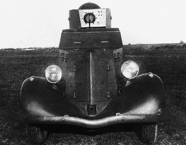 Броня на колесах. История советского бронеавтомобиля 1925-1945 гг. Броня на колесах. История советского бронеавтомобиля 1925-1945 гг.