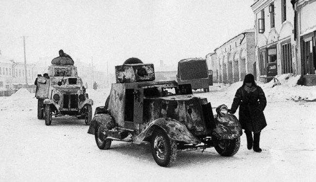 Броня на колесах. История советского бронеавтомобиля 1925-1945 гг. Броня на колесах. История советского бронеавтомобиля 1925-1945 гг.