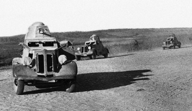 Броня на колесах. История советского бронеавтомобиля 1925-1945 гг. Броня на колесах. История советского бронеавтомобиля 1925-1945 гг.
