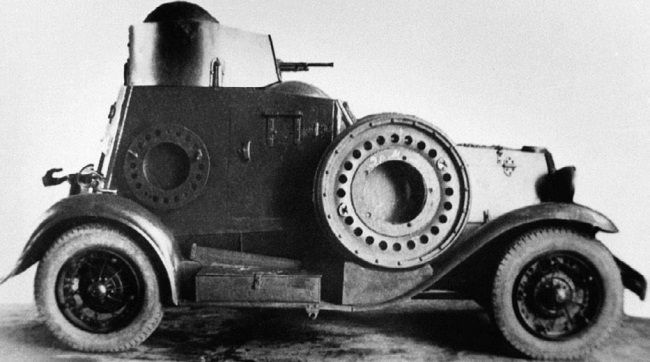 Броня на колесах. История советского бронеавтомобиля 1925-1945 гг. Броня на колесах. История советского бронеавтомобиля 1925-1945 гг.