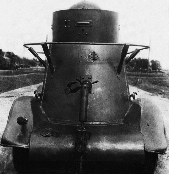Броня на колесах. История советского бронеавтомобиля 1925-1945 гг. Броня на колесах. История советского бронеавтомобиля 1925-1945 гг.