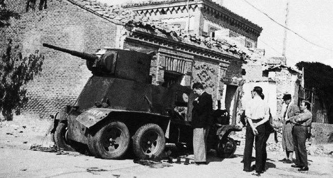 Броня на колесах. История советского бронеавтомобиля 1925-1945 гг. Броня на колесах. История советского бронеавтомобиля 1925-1945 гг.