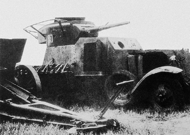 Броня на колесах. История советского бронеавтомобиля 1925-1945 гг. Броня на колесах. История советского бронеавтомобиля 1925-1945 гг.