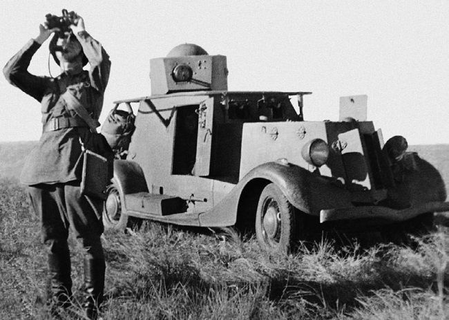 Броня на колесах. История советского бронеавтомобиля 1925-1945 гг. Броня на колесах. История советского бронеавтомобиля 1925-1945 гг.