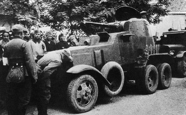 Броня на колесах. История советского бронеавтомобиля 1925-1945 гг. Броня на колесах. История советского бронеавтомобиля 1925-1945 гг.