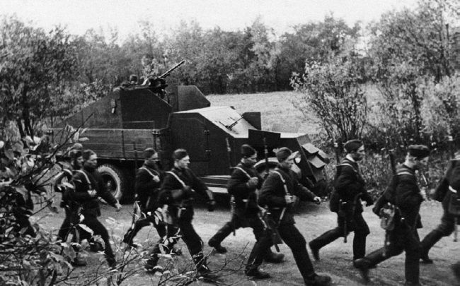 Броня на колесах. История советского бронеавтомобиля 1925-1945 гг. Броня на колесах. История советского бронеавтомобиля 1925-1945 гг.