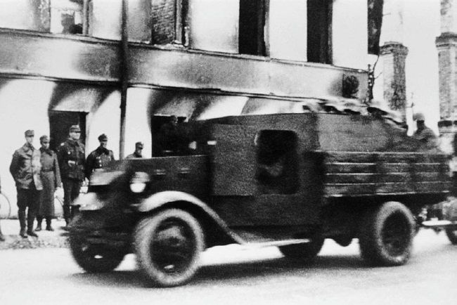 Броня на колесах. История советского бронеавтомобиля 1925-1945 гг. Броня на колесах. История советского бронеавтомобиля 1925-1945 гг.