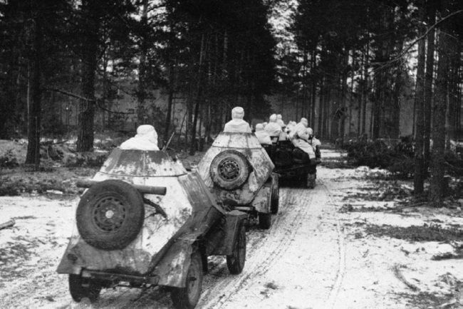 Броня на колесах. История советского бронеавтомобиля 1925-1945 гг. Броня на колесах. История советского бронеавтомобиля 1925-1945 гг.