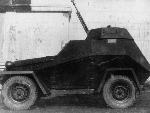 Броня на колесах. История советского бронеавтомобиля 1925-1945 гг. Броня на колесах. История советского бронеавтомобиля 1925-1945 гг.