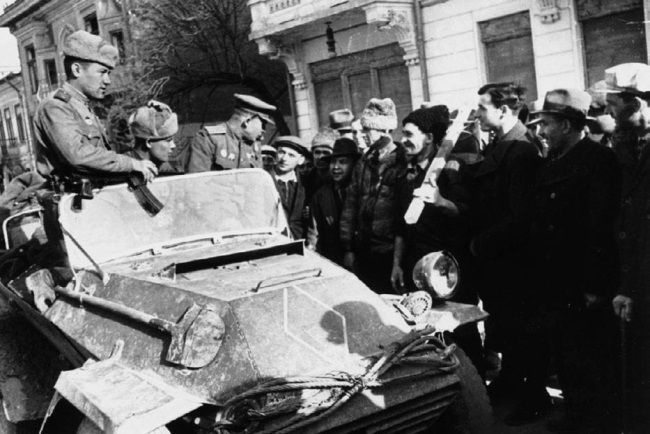 Броня на колесах. История советского бронеавтомобиля 1925-1945 гг. Броня на колесах. История советского бронеавтомобиля 1925-1945 гг.