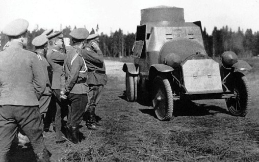 Броня русской армии. Бронеавтомобили и бронепоезда в Первой мировой войне Броня русской армии. Бронеавтомобили и бронепоезда в Первой мировой войне