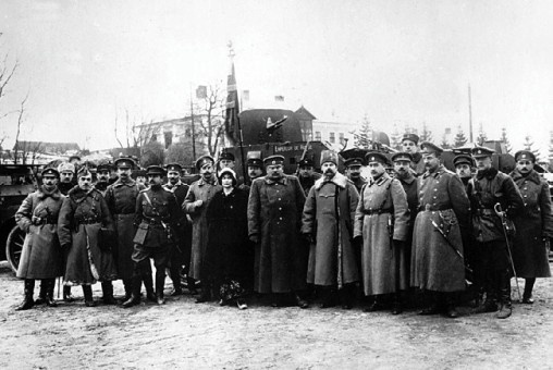 Броня русской армии. Бронеавтомобили и бронепоезда в Первой мировой войне Броня русской армии. Бронеавтомобили и бронепоезда в Первой мировой войне
