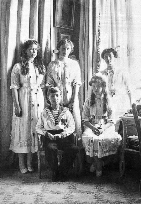 Рок семьи Романовых. "Мы не хотим и не можем бежать..." Рок семьи Романовых. "Мы не хотим и не можем бежать..."