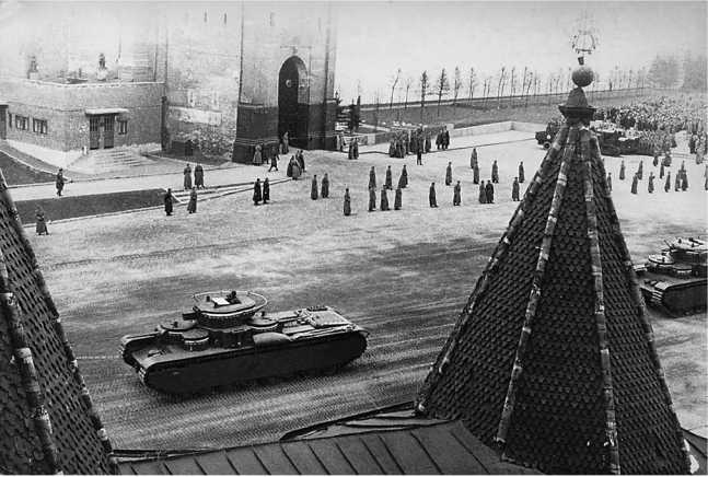 Советский тяжелый танк Т-35. "Сталинский монстр" Советский тяжелый танк Т-35. "Сталинский монстр"