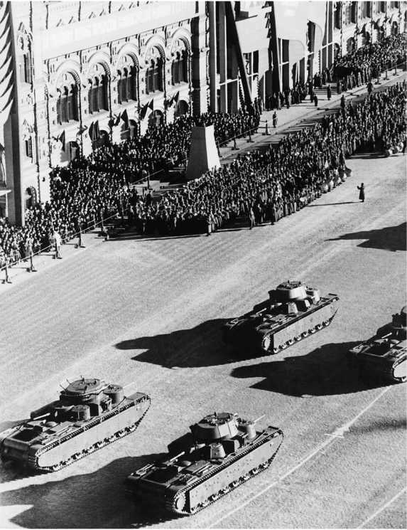 Советский тяжелый танк Т-35. "Сталинский монстр" Советский тяжелый танк Т-35. "Сталинский монстр"