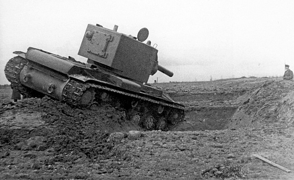 Тяжёлый танк КВ-2 Тяжёлый танк КВ-2