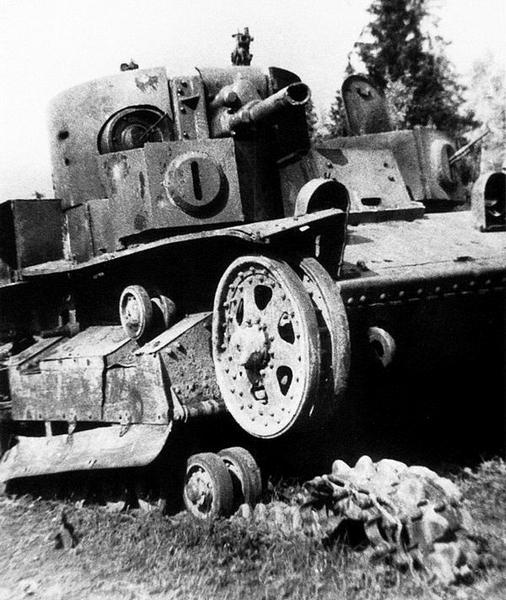 Средний танк Т-28. Трёхглавый монстр Сталина Средний танк Т-28. Трёхглавый монстр Сталина