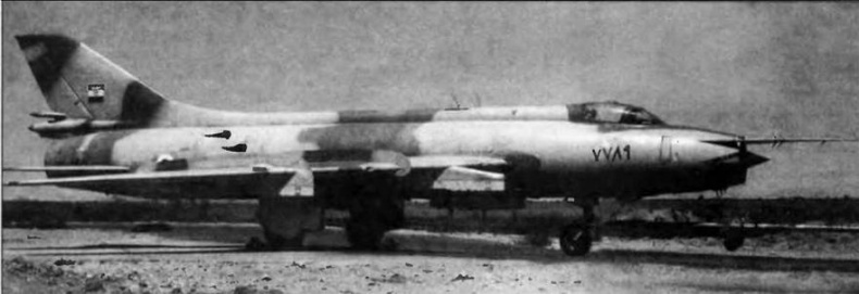 Истребитель-бомбардировщик Су-17 Истребитель-бомбардировщик Су-17