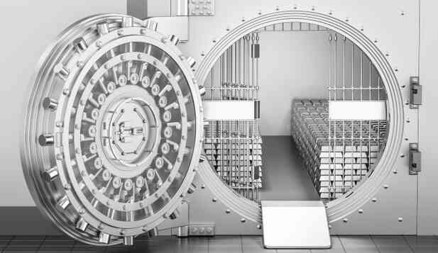 Незримая битва сверхдержав Незримая битва сверхдержав