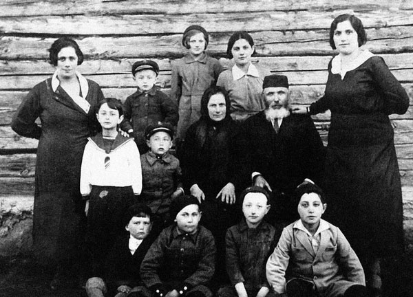 Марш жизни. Как спасали долгиновских евреев Марш жизни. Как спасали долгиновских евреев
