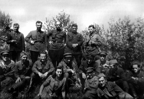 Марш жизни. Как спасали долгиновских евреев Марш жизни. Как спасали долгиновских евреев