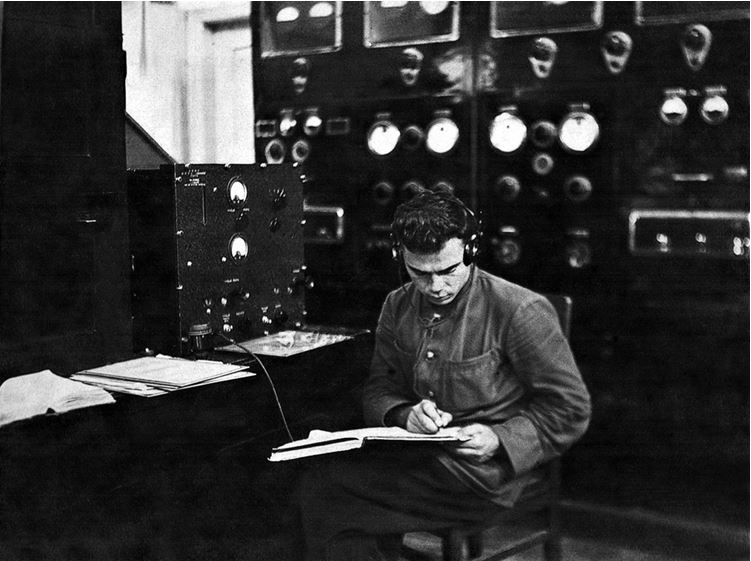 Девятьсот часов неба. Неизвестная история дирижабля «СССР-В6» Девятьсот часов неба. Неизвестная история дирижабля «СССР-В6»